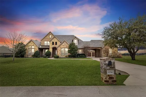 12716 Villa Milano Drive, Fort Worth, TX 76126