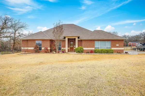 424 Ketron Road, Burleson, TX 76028