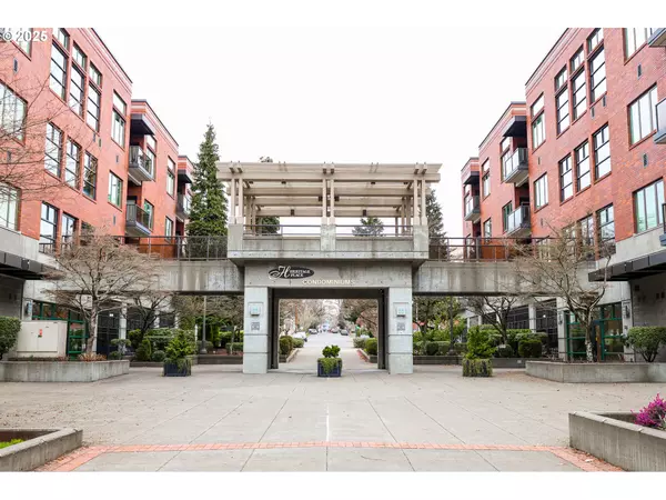 300 W 8TH ST #228, Vancouver, WA 98660