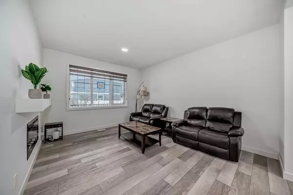 Calgary, AB T2X4T2,37 Legacy Glen PT Southeast