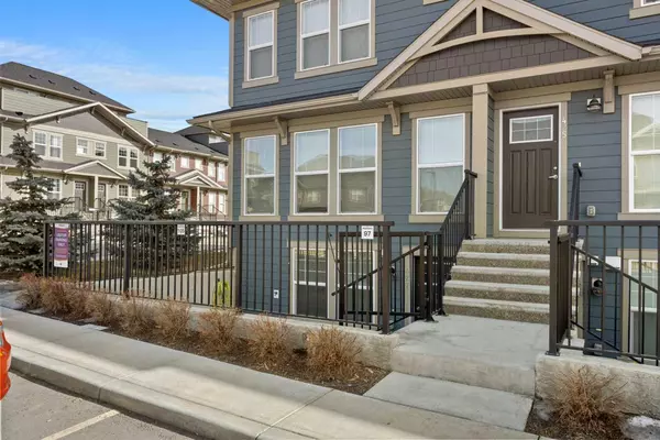 Calgary, AB T3M 3K8,427 Cranbrook SQ Southeast