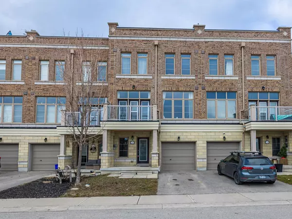 25 Cornerbank CRES, Whitchurch-stouffville, ON L4A 1X1