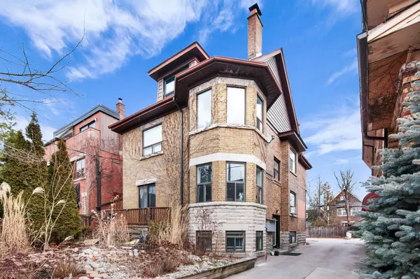 5 Northcliffe BLVD, Toronto W03, ON M6H 3G9