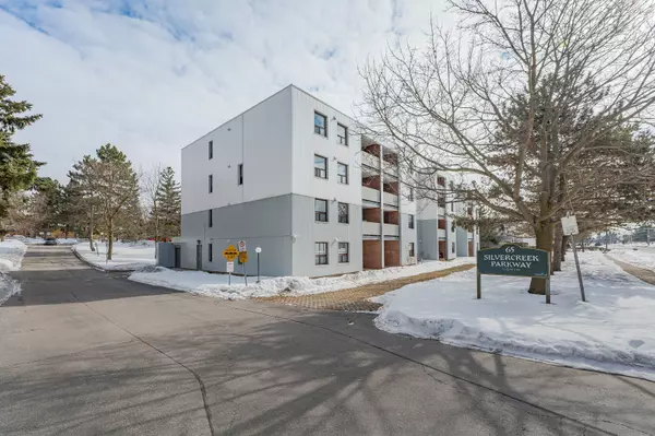 65 Silvercreek Pkwy N #210, Guelph, ON N1H 7R9