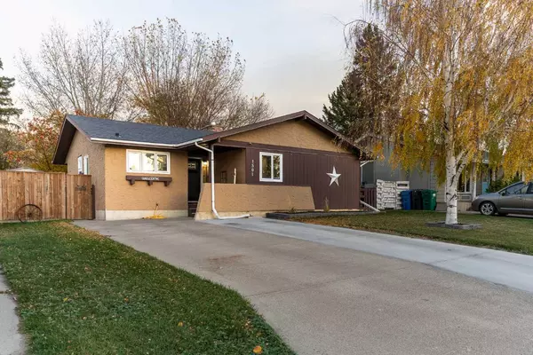 1501 Aspen PL South, Lethbridge, AB T1K 3V4