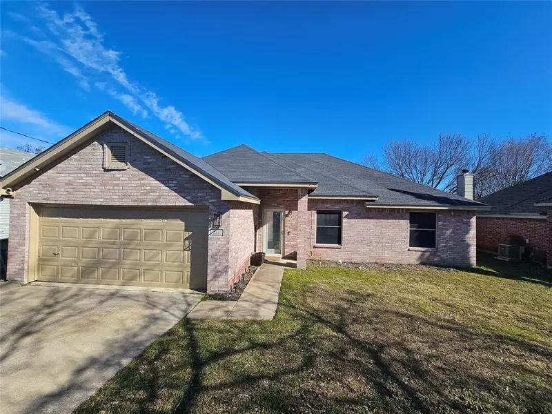 224 N Stewart Avenue, Lancaster, TX 75146