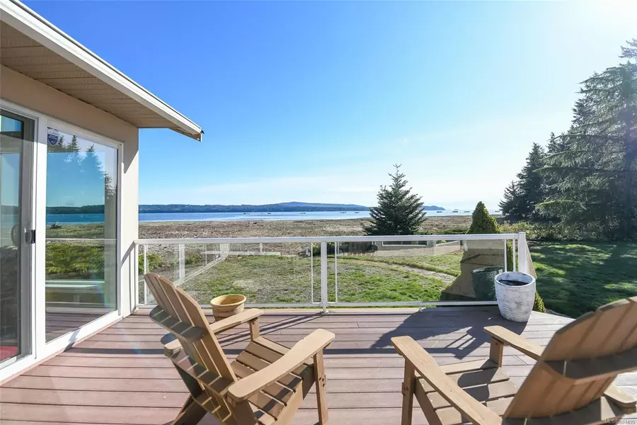 501 Arbutus Bay Rd, Fanny Bay, BC V0R 1W0