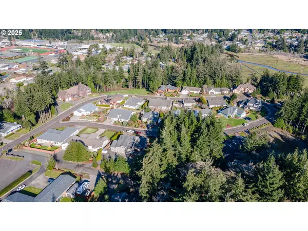 North Bend, OR 97459,2710 Alder Ridge DR