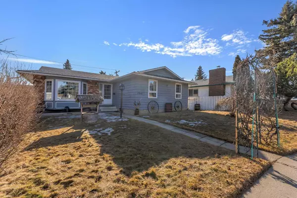 1568 Mardale WAY Northeast, Calgary, AB T2A 4G7