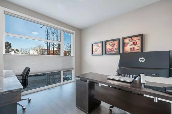 Calgary, AB T2T 4V9,1822 18A ST Southwest