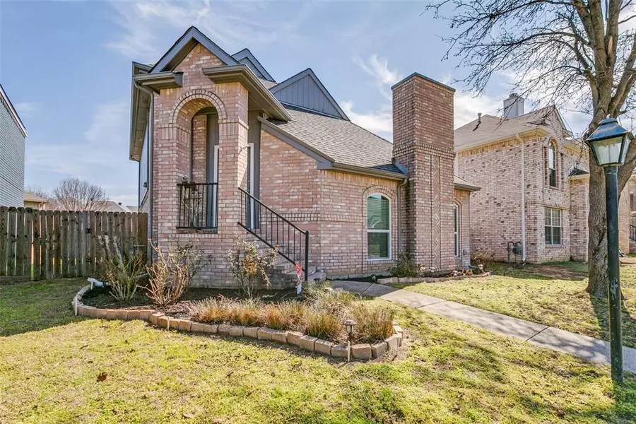 1733 Creekbend Drive, Lewisville, TX 75067