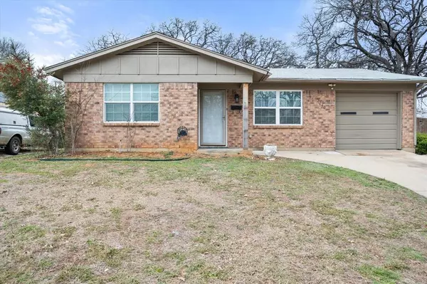 2240 Lucas Drive, Fort Worth, TX 76112