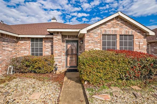 2056 Swenson Court, Grand Prairie, TX 75052