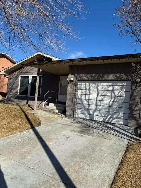 824 Rundleside DR Northeast, Calgary, AB T1Y 1E7