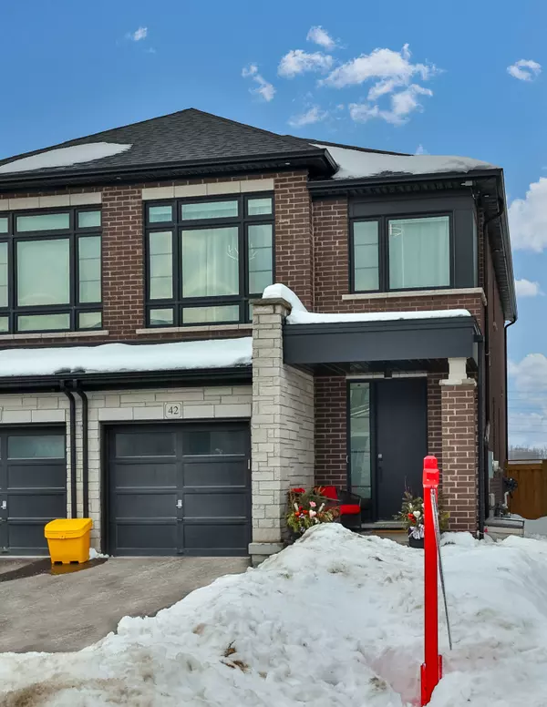 42 Peter Hogg CT,  Whitby,  ON L1P 0N2