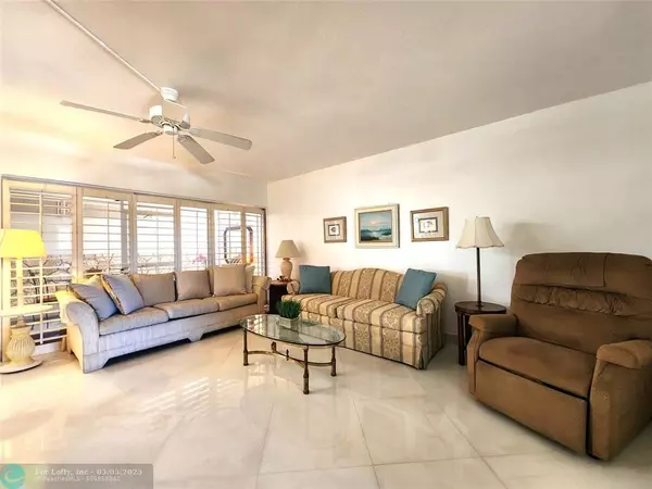 Deerfield Beach, FL 33441,745 SE 19th Ave  #332