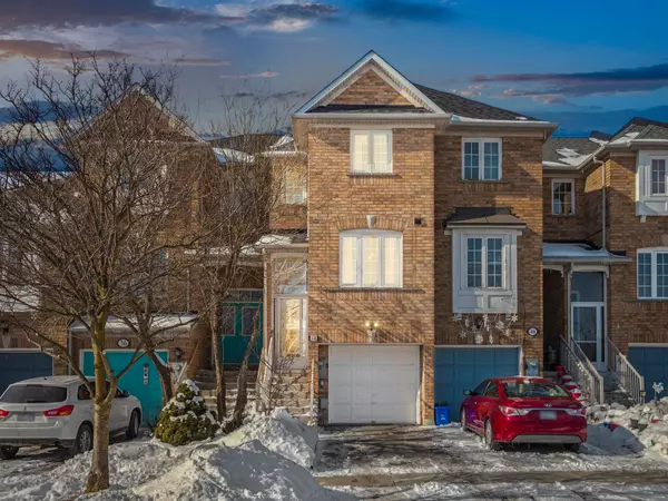 38 Coburg CRES, Richmond Hill, ON L4B 4E1