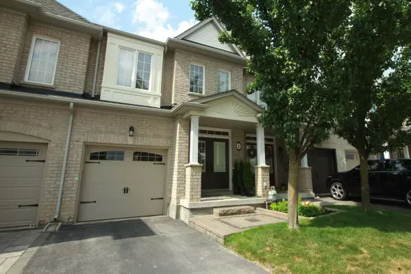 320 Ravineview DR #5, Vaughan, ON L6A 4H1