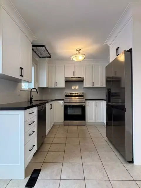 Mississauga, ON L5J 1M5,2691 Widemarr RD