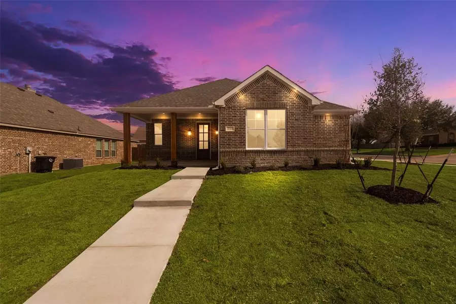 711 Buffalo Creek Drive, Cleburne, TX 76033