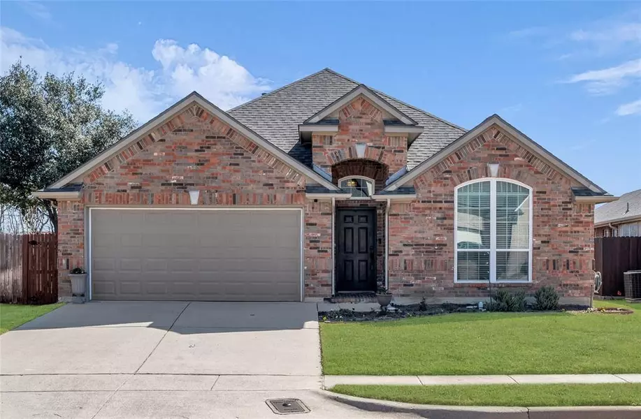 8582 Corral Circle, Fort Worth, TX 76244