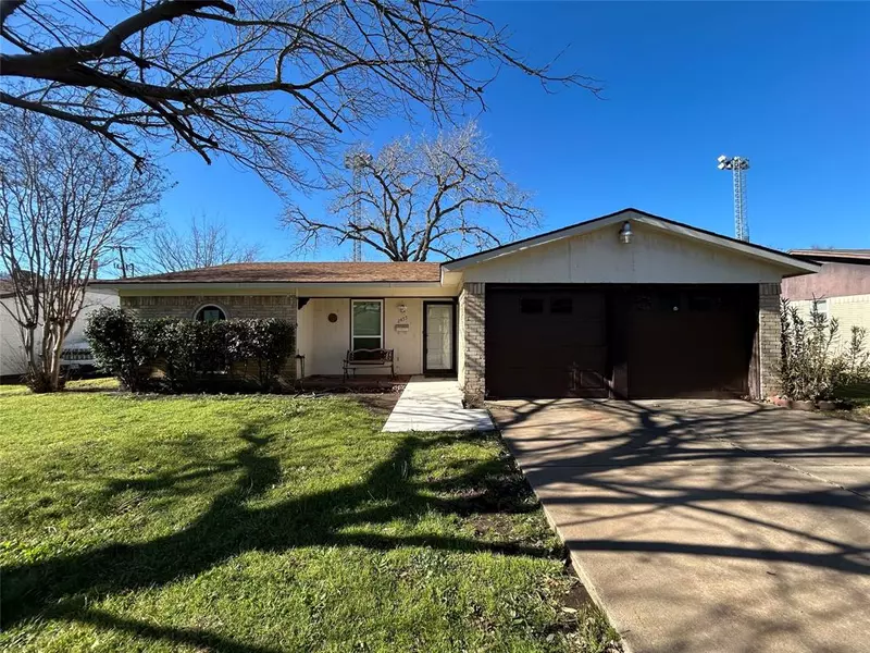 2455 Denbury Drive, Fort Worth, TX 76133