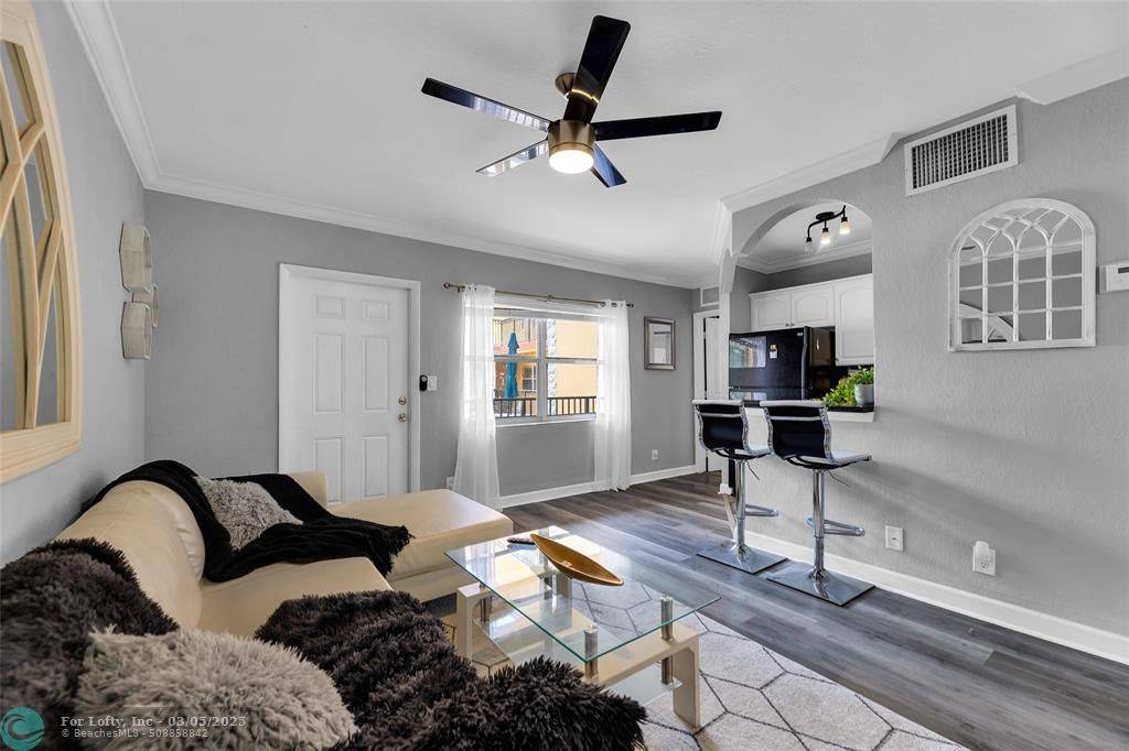 Fort Lauderdale, FL 33304,744 NE 14th Ave #3