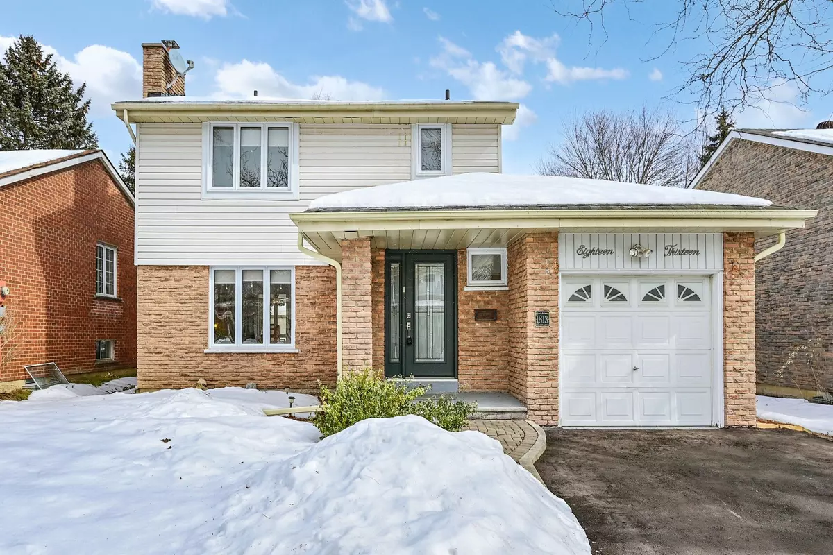 Pickering, ON L1V 3C1,1813 Bronte SQ