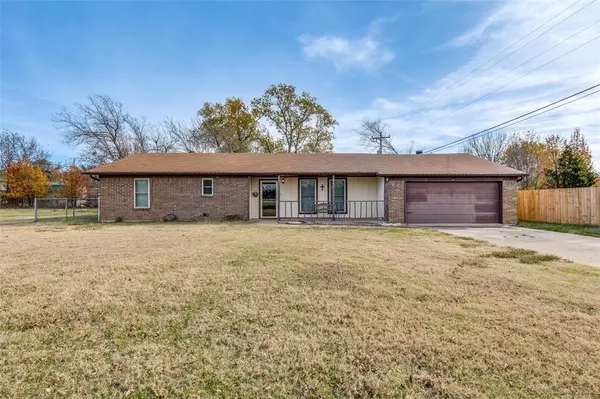 304 Pearson Lane, Azle, TX 76020