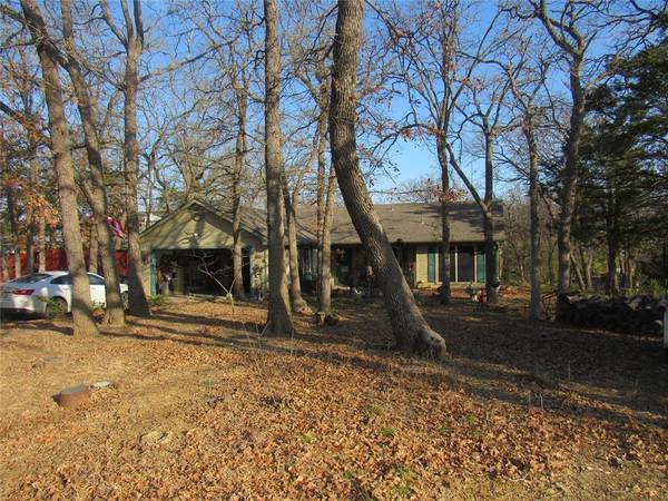 903 Lakecrest Drive, Pottsboro, TX 75076