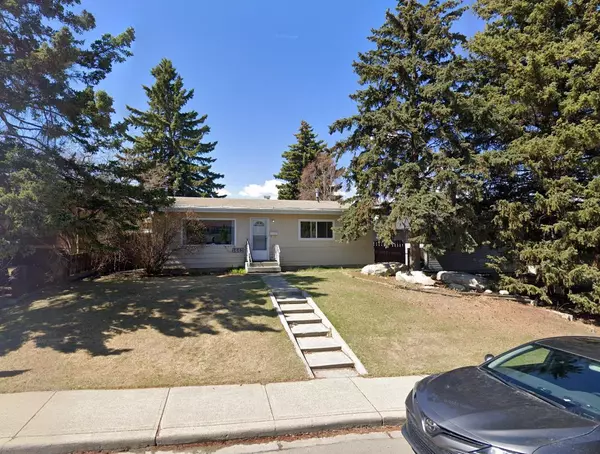 1443 44 ST, Calgary, AB T3C2A7