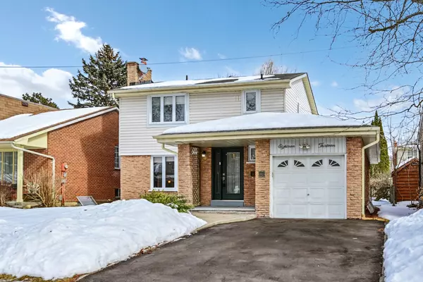 Pickering, ON L1V 3C1,1813 Bronte SQ