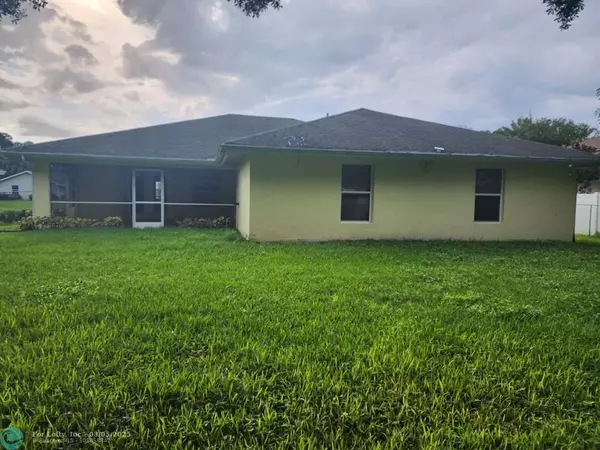 Fort Pierce, FL 34982,5406 Hickory Dr  #8