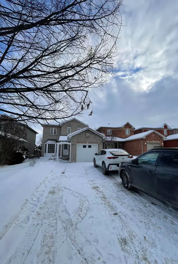 35 Drake DR, Barrie, ON L4N 8X4