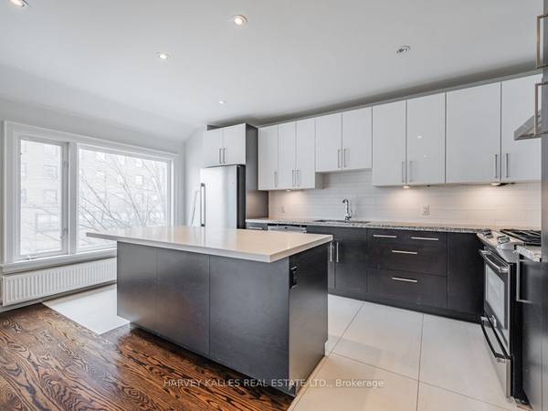 39 Sunnyside AVE #Upper, Toronto W01, ON M6R 2N9