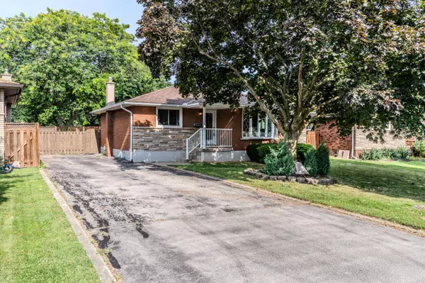 17 WOODSVIEW AVE, Grimsby, ON L3M 3S5