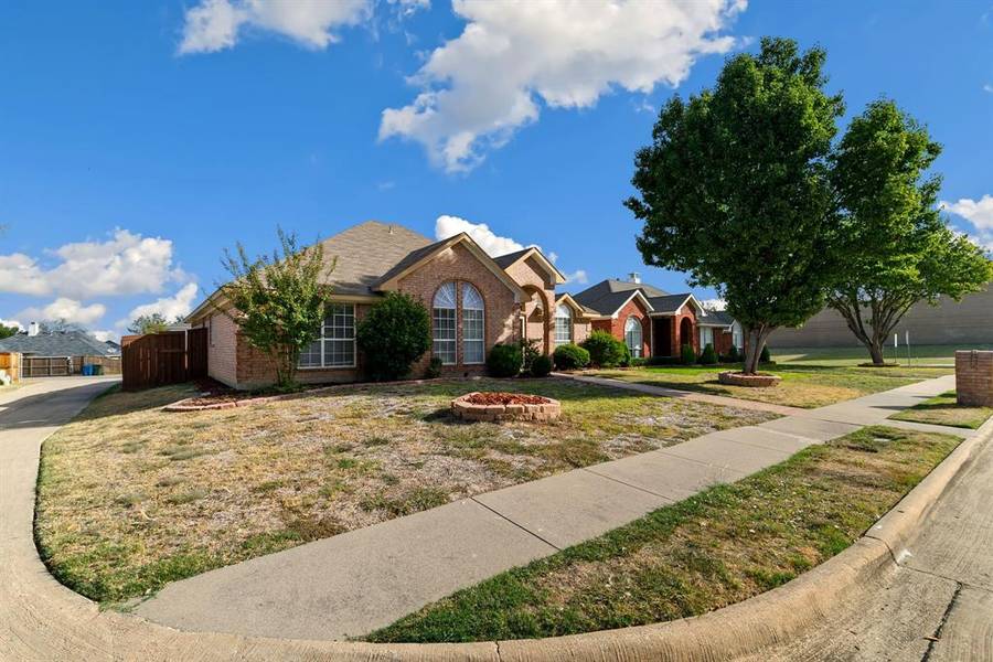 2025 Topaz Drive, Carrollton, TX 75010