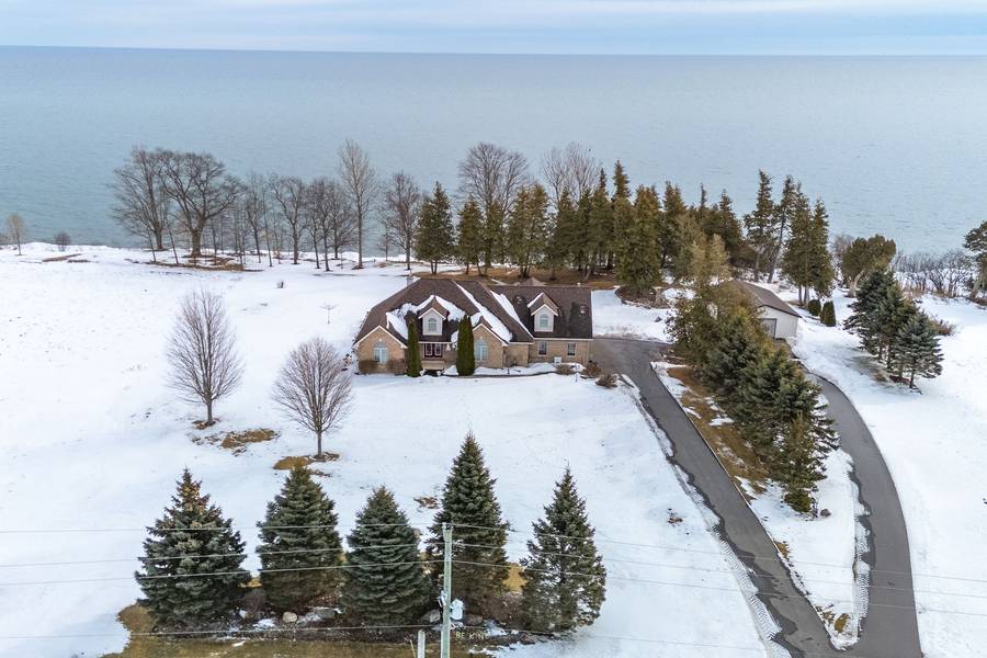 17129 Loyalist Pkwy, Prince Edward County, ON K0K 3L0