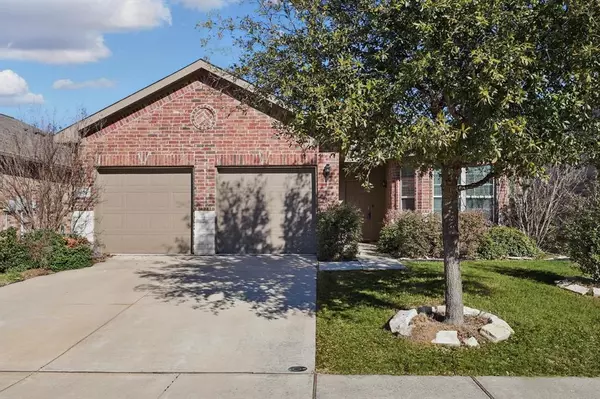 3056 Wakecrest Drive, Fort Worth, TX 76108