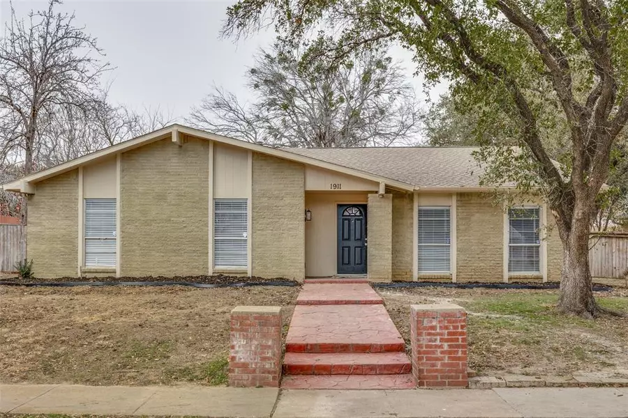 1911 Addington Drive, Carrollton, TX 75007