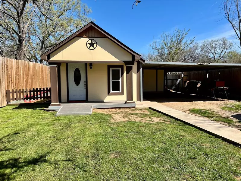 716 Baylor Street, Nocona, TX 76255