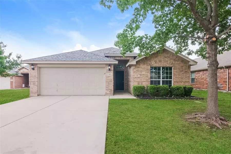 269 Spring Hollow Drive, Saginaw, TX 76131