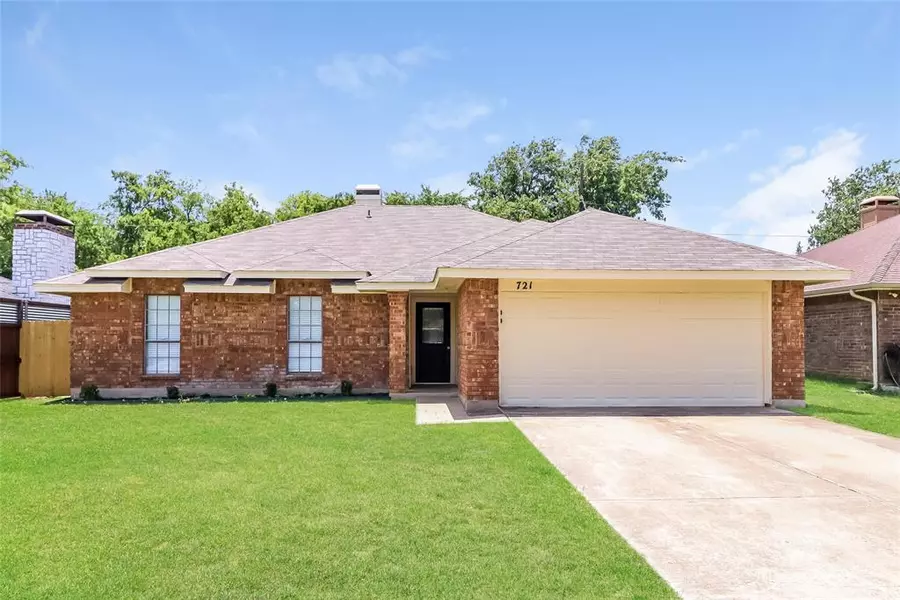 721 Brookside Drive, Cedar Hill, TX 75104