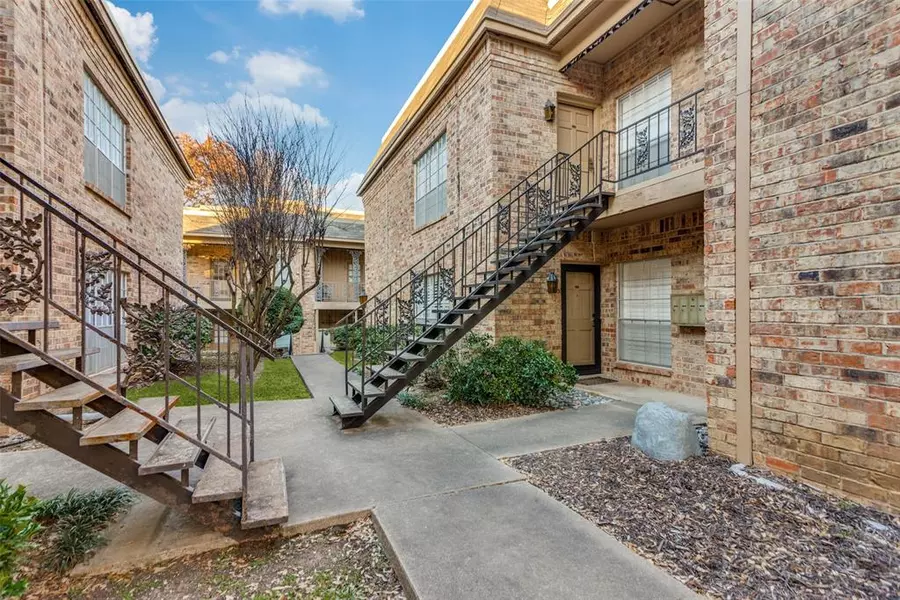 4409 Bellaire Drive #212, Fort Worth, TX 76109