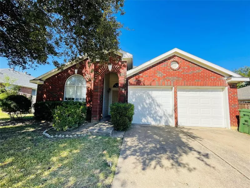 2078 Amherst Drive, Lewisville, TX 75067