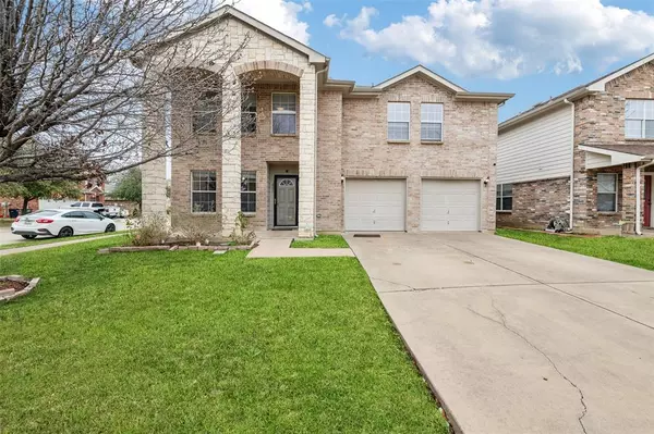 801 Honey Dew Lane, Fort Worth, TX 76120