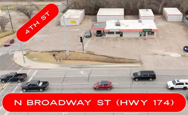 210 N Broadway Street, Joshua, TX 76058