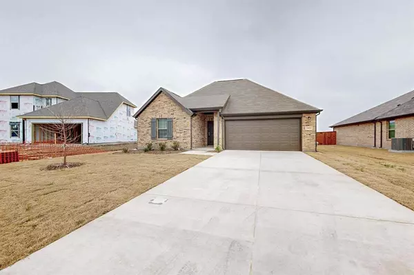 2021 Rolling Ridge Drive, Van Alstyne, TX 75495