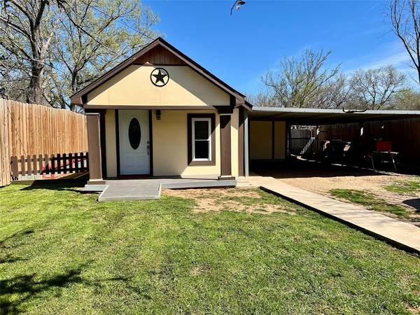 716 Baylor Street, Nocona, TX 76255