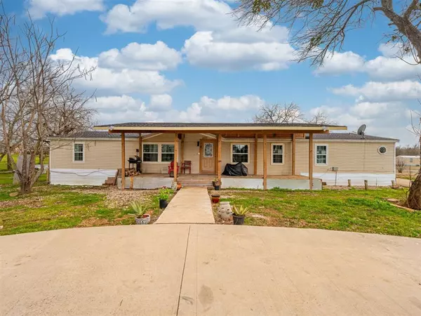 8591 W Ridge Drive, Quinlan, TX 75474